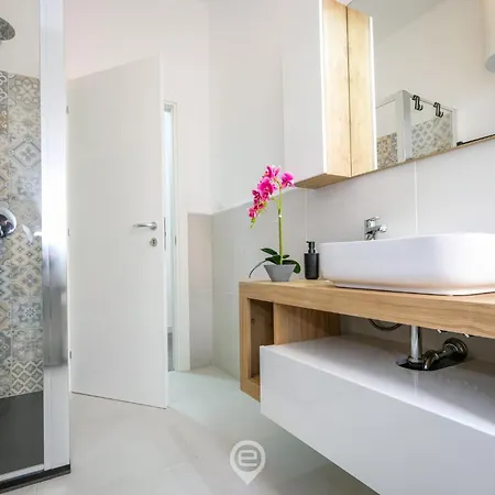 Estay - Blue Bay - Aircon - Wifi - Balcony *