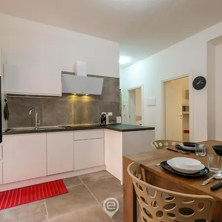 아파트 Estay - Blue Bay - Aircon - Wifi - Balcony 알게로