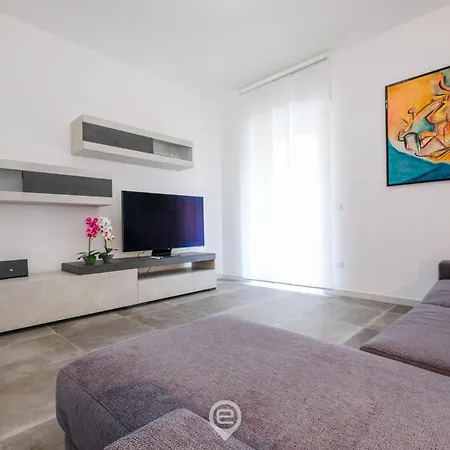 Estay - Blue Bay - Aircon - Wifi - Balcony